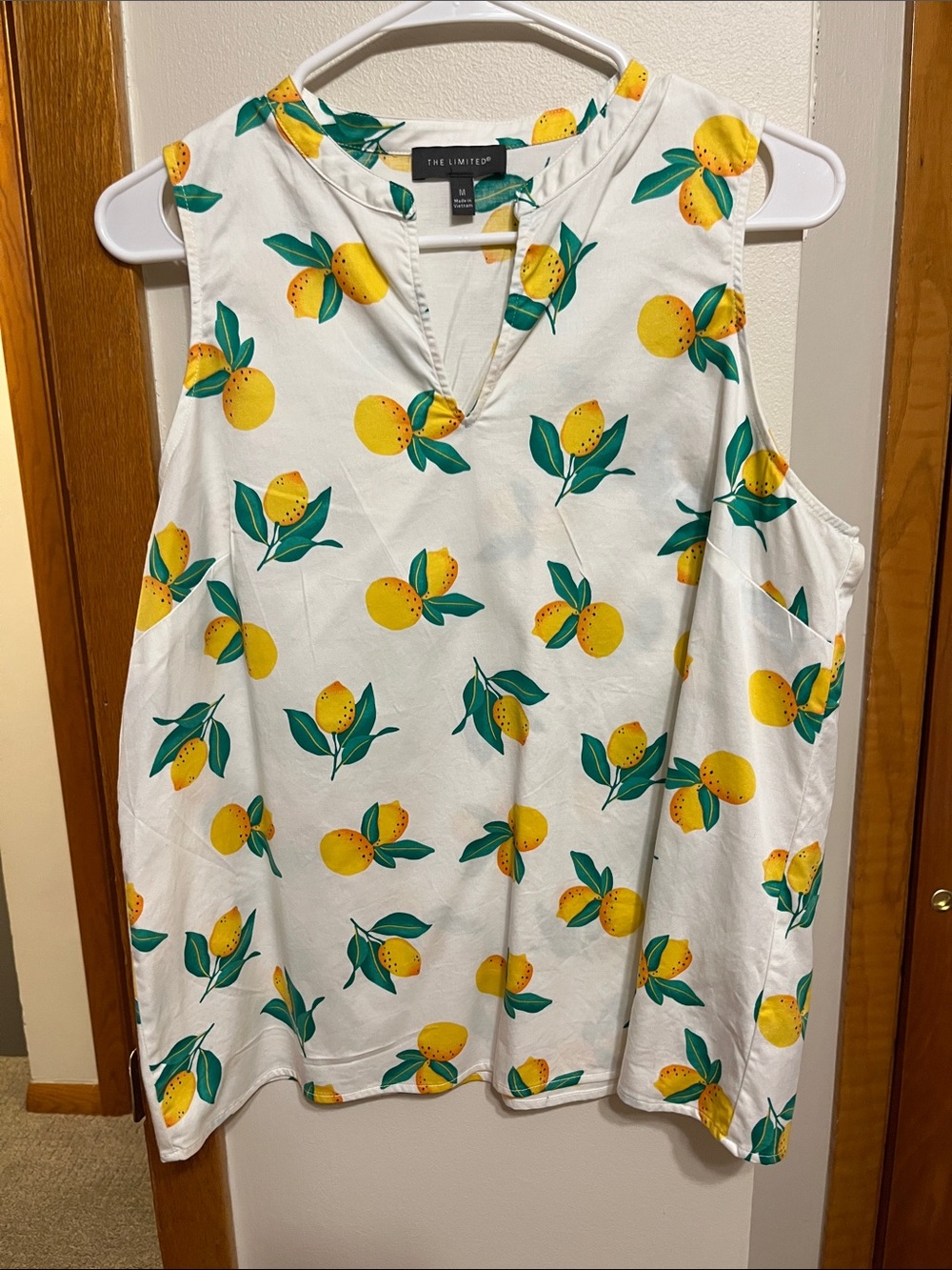 The Limited White Sleeveless Lemon Print Tank